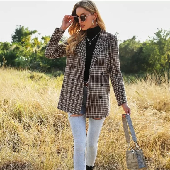 Women's Black and White Checkered Coat - Picture 3 of 4